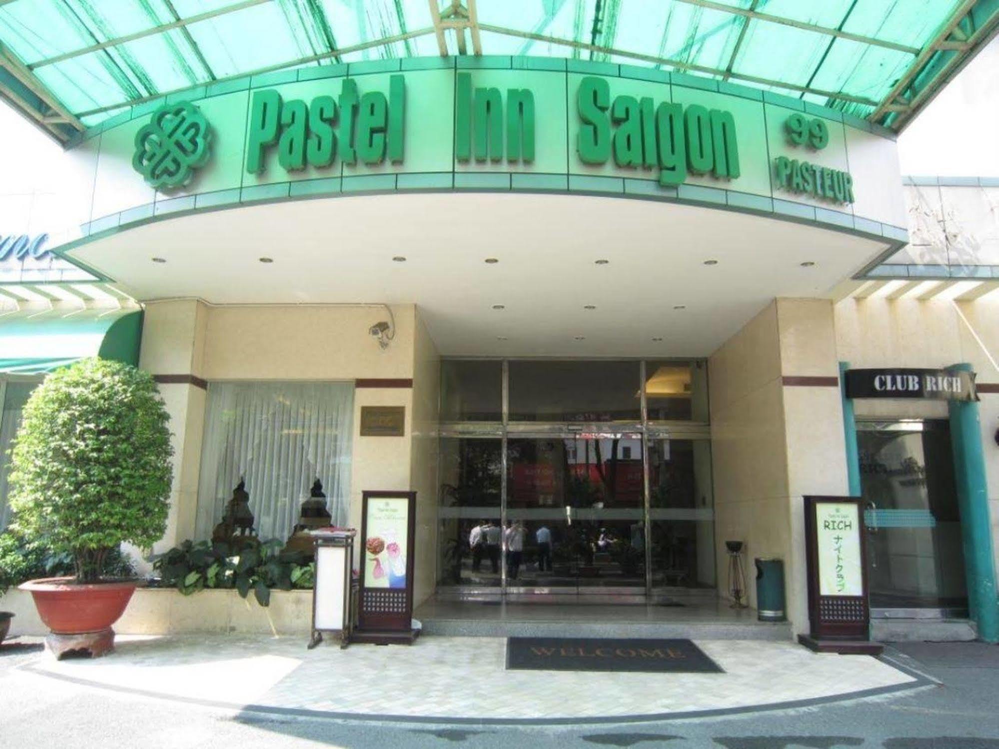 Pastel Saigon Khách sạn 3*